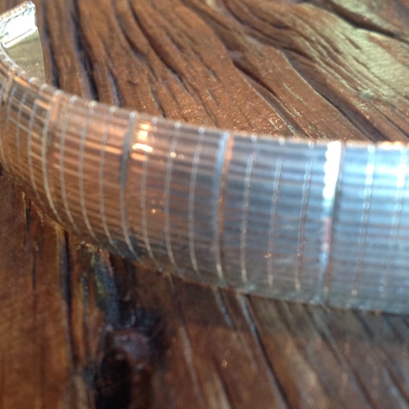 NWOT SS FLEXIBLE BANGLE. 🤑 REDUCED - Picture 2 of 3